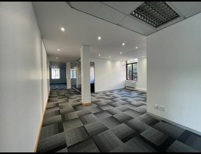 489M² OFFICE TO LET IN SANDTON CENTRAL